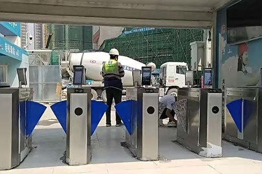 人脸识别闸机的应用